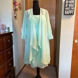 NWOT mint green sleeveless formal dress with sheer jacket rhinestone brooch 14
